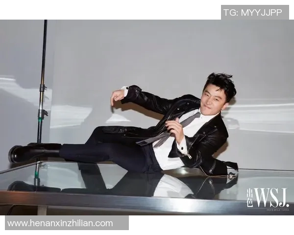 韩国足球明星优雅穿西装展现魅力风采引发时尚潮流热议